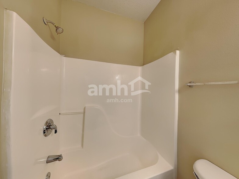 Building Photo - 2006 Farm Hill Ct