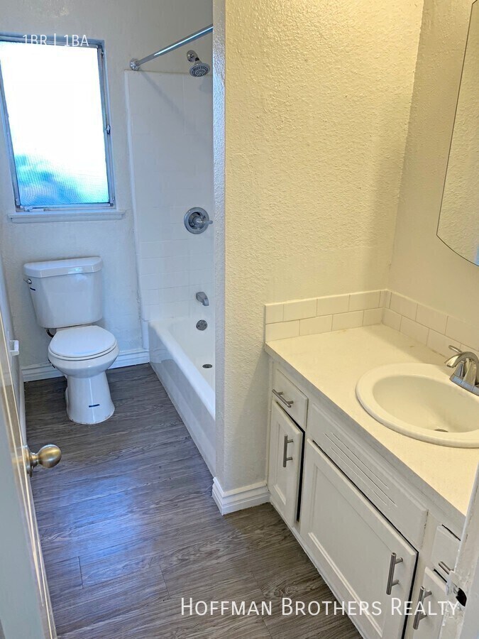 Building Photo - 4845 W Slauson Ave