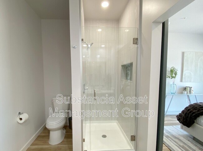 Building Photo - 1683 Midtown Pl