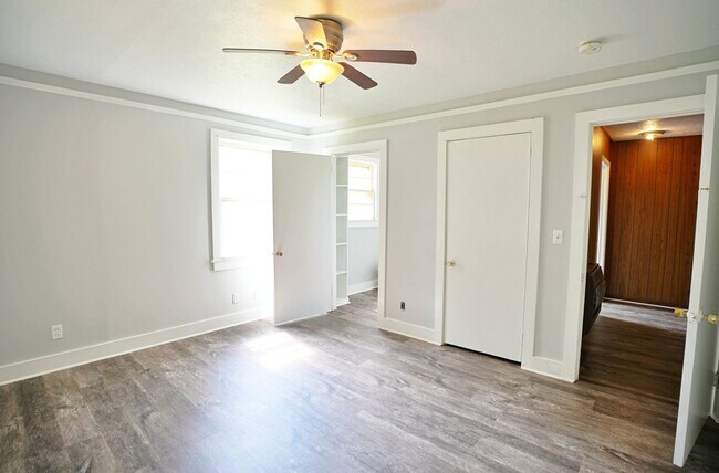 Building Photo - 330 W 41st St