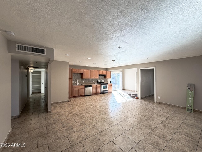 Building Photo - 6301 W Earll Dr