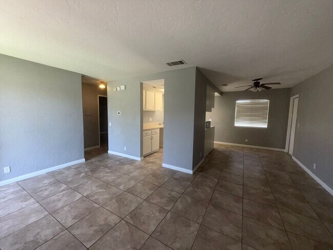 Building Photo - 13340 Navajo Rd