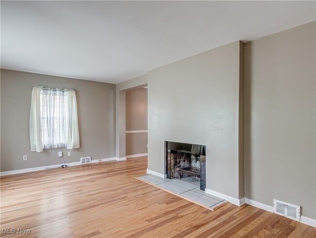 Building Photo - 661 Seward Ave