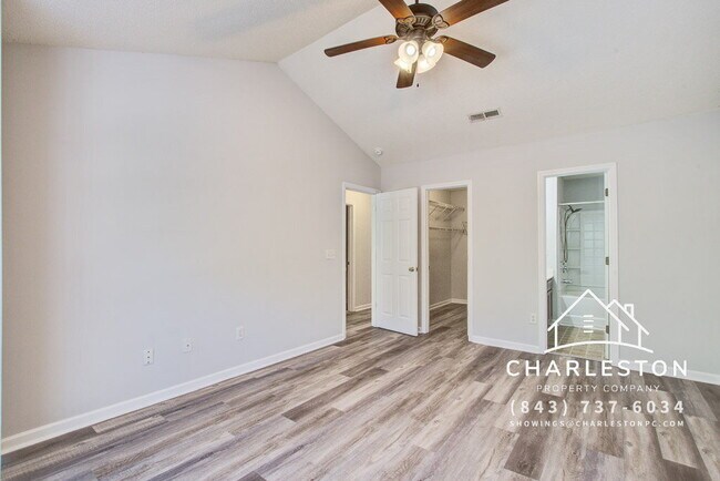 Building Photo - 230 Darcy Ave