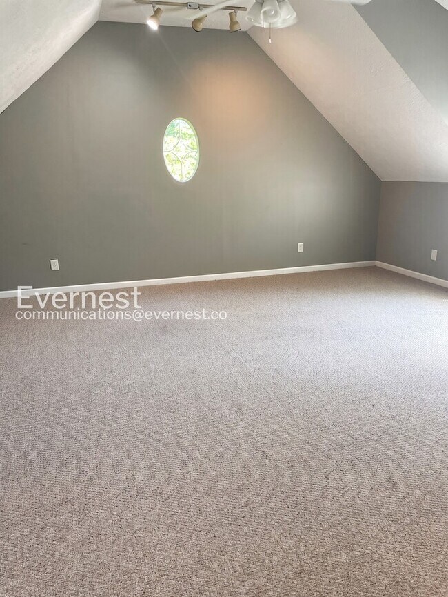 Building Photo - 3 Bed, 2.5 Bath Home with Garage / Coming Soon!