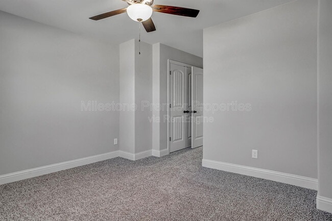 Building Photo - 2735 W Washington St