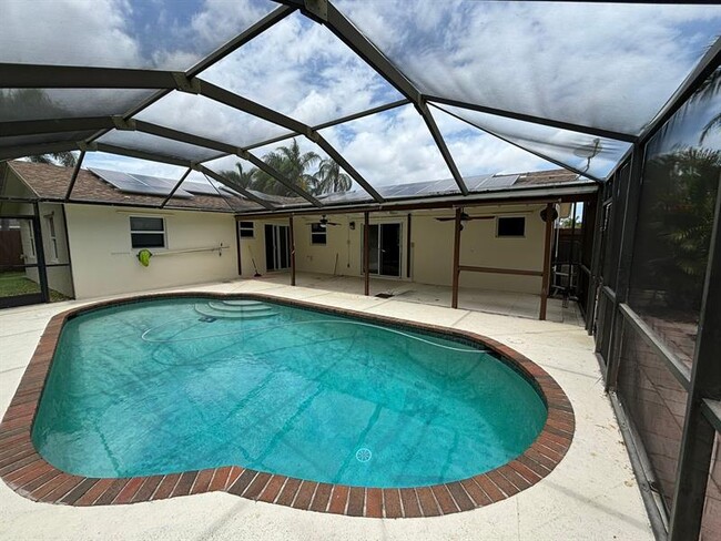 Building Photo - 5370 NW 29th Ct