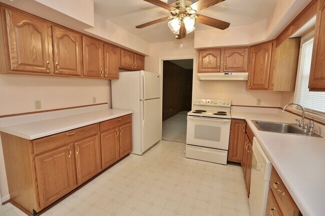 Building Photo - 1321 Conrad Ln