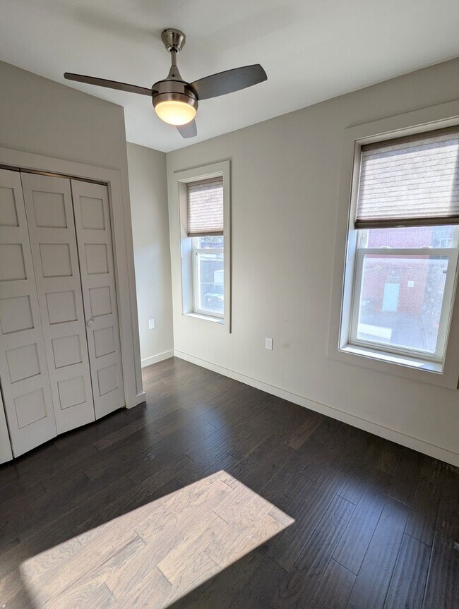 Building Photo - 3 Bedroom 2 Bathroom Single Family Home (L...