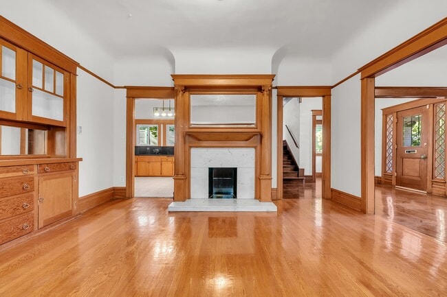 Building Photo - 2633 S Halldale Ave