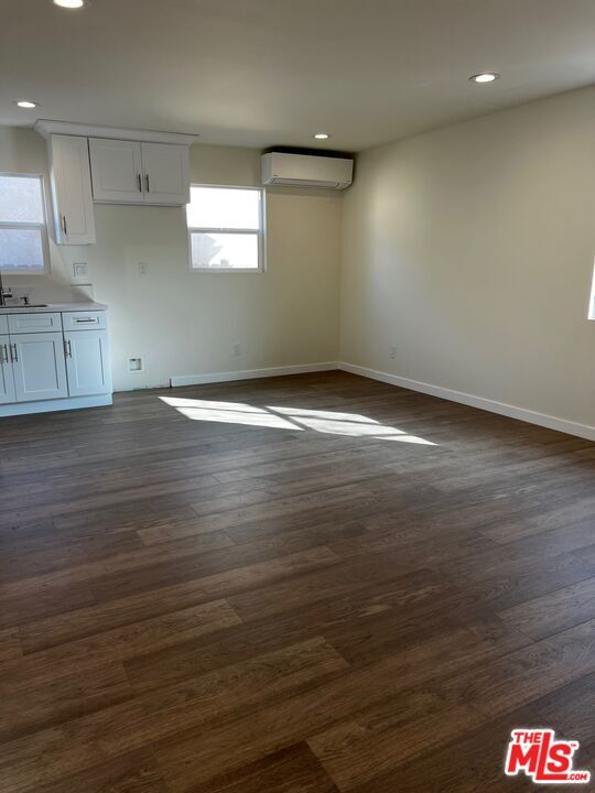 Building Photo - 636-634 E 87th St