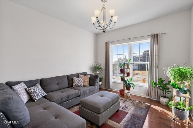 Building Photo - 2 Birch Ct