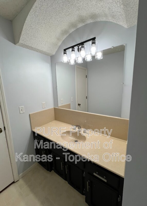 Building Photo - 2013 NW 84th Terrace