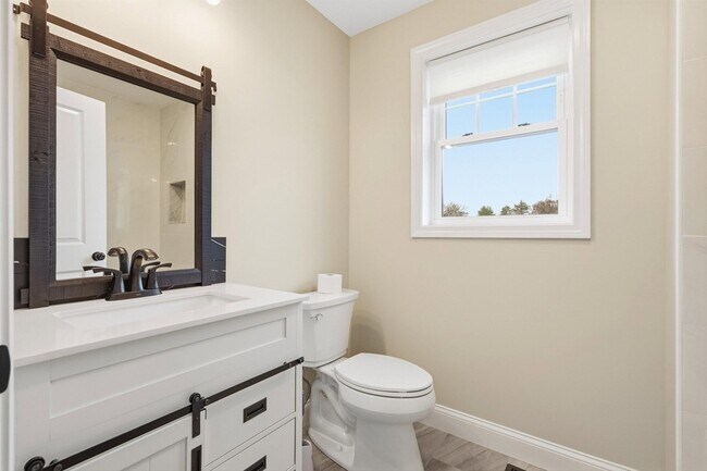 Building Photo - 24 Daytona St