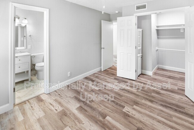 Building Photo - 1223 Dumont Dr