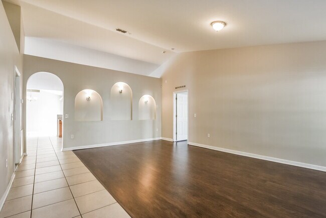 Building Photo - 2572 Palmetto Ridge Cir