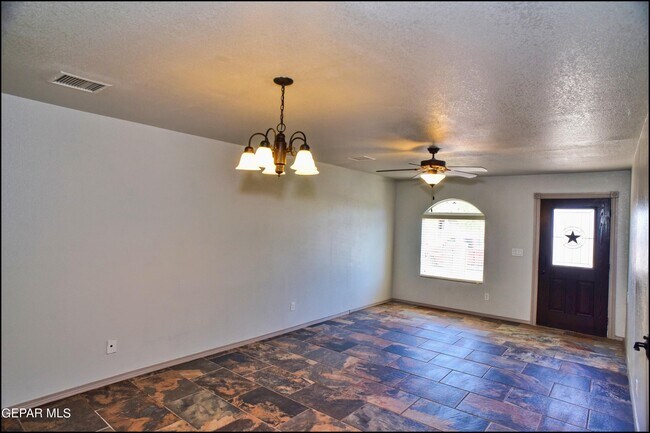Building Photo - 703 Joe Rodriguez Dr