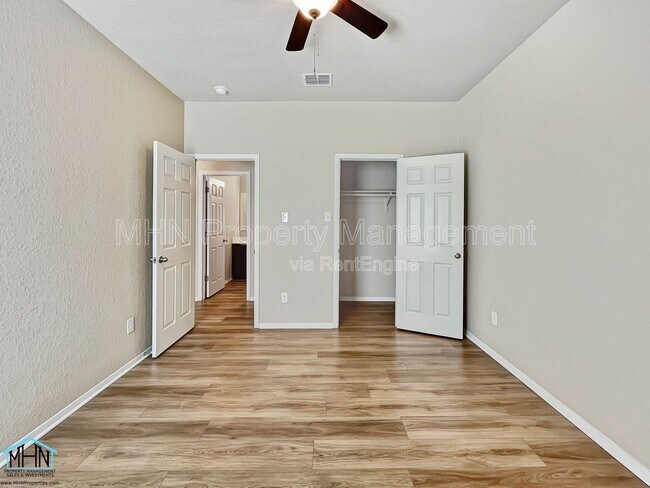 Building Photo - 7118 Marina Del Rey