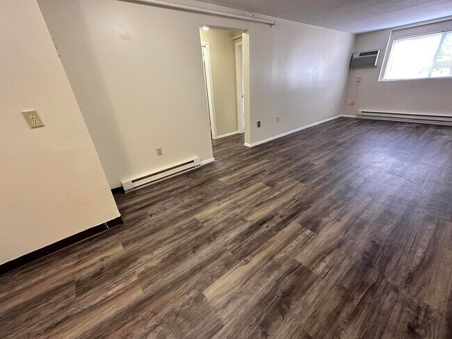 Building Photo - 93 West St