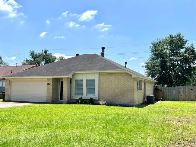 Building Photo - 5621 Village Way Dr.