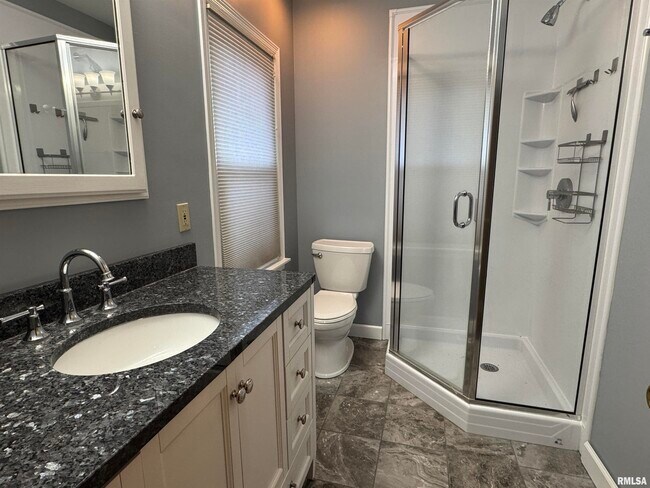 Building Photo - 1020 Brown St