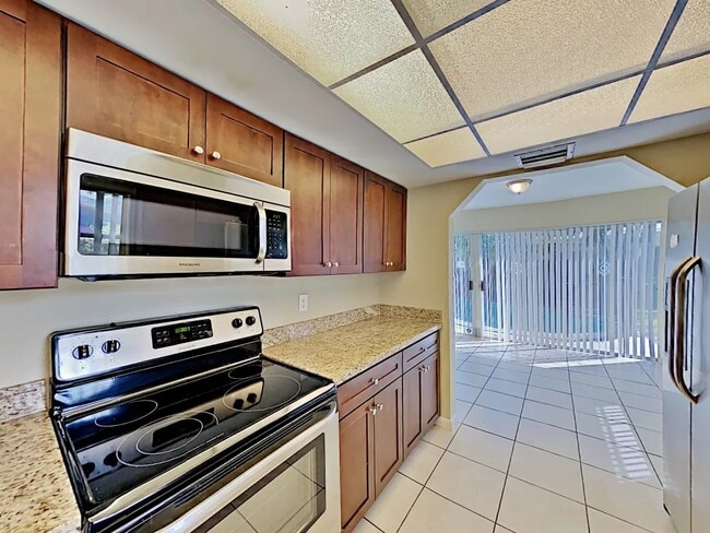 Building Photo - 2242 NE 62nd St