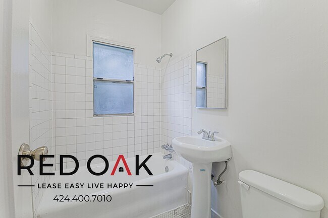 Building Photo - 836 Sanborn Ave