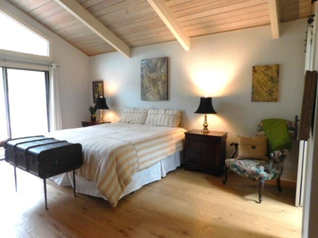 Building Photo - Spacious 2 Bedroom Home Located In Sea Pines