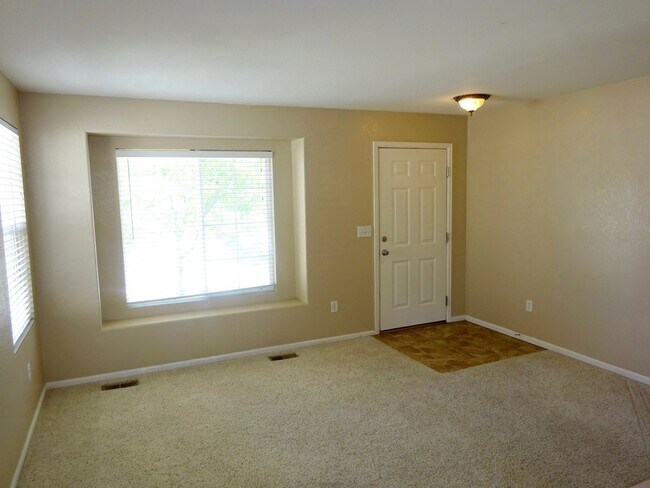 Building Photo - Beautiful 4 Bedroom Home In Parker - Piner...