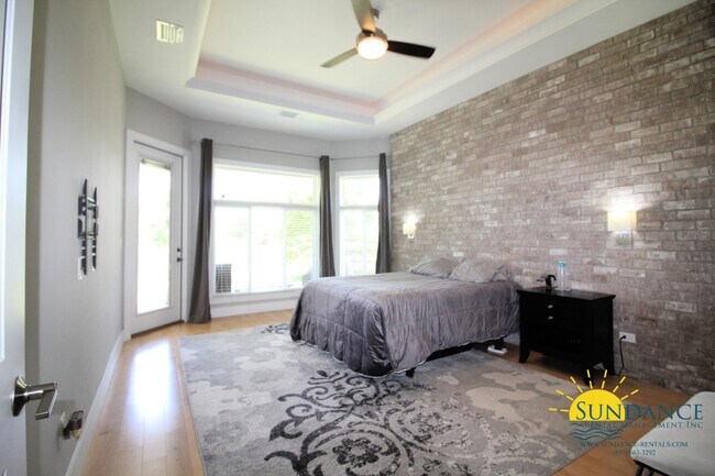 Building Photo - Stunning 4 Bedroom Custom Built Lake Front Home!