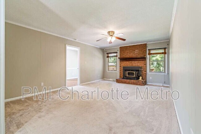 Building Photo - 8615 Beechbrooke Rd