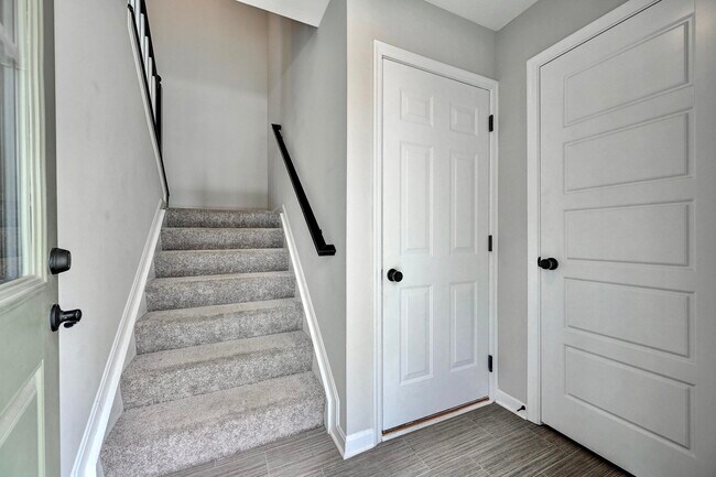 Building Photo - 2307 Piazza RDG