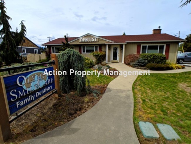 Building Photo - 511 S Sequim Ave