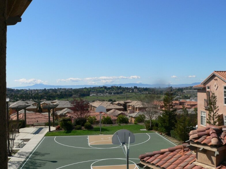 Building Photo - 8404 Benavente Ct