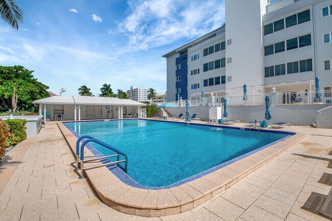 Building Photo - 120 N Ocean Blvd