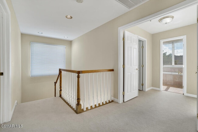 Building Photo - 506 Ravensbury St