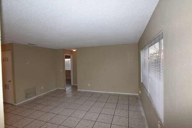 Building Photo - 3115 Split Willow Dr