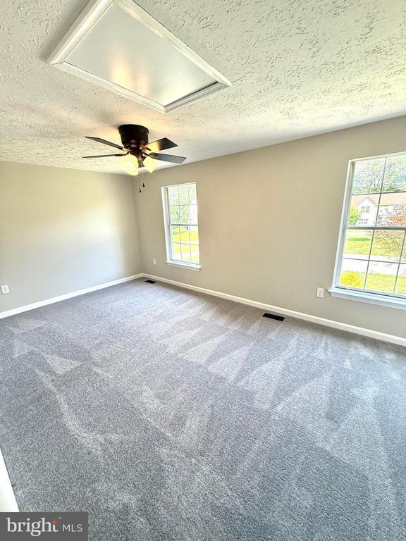 Building Photo - 4850 Magpie Ln