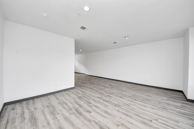 Building Photo - 18716 Centro Main St