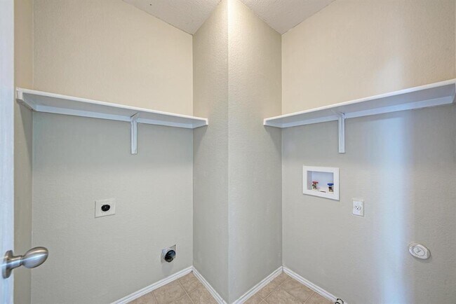 Building Photo - 3417 Tralagon Trail