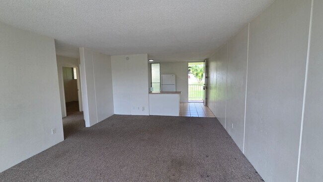 Building Photo - Ridgecrest ~ Spacious 2 Bedroom w/ 2 Reser...