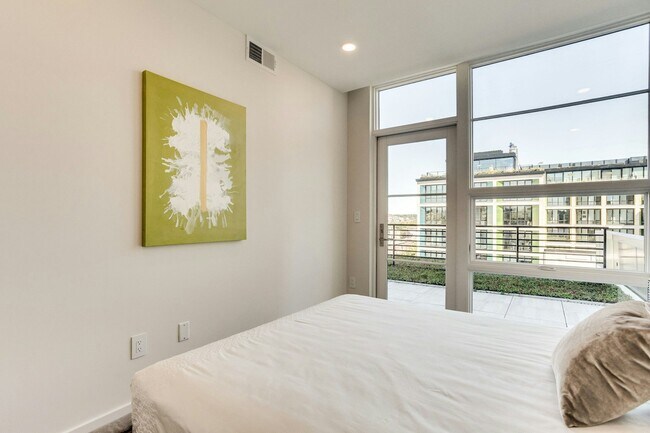 Building Photo - 1716 14th St NW