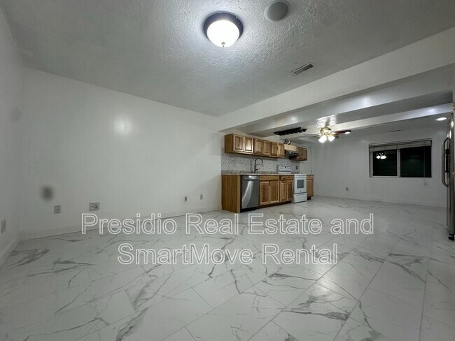 Building Photo - 3408 S Huntington Dr