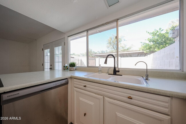 Building Photo - 4028 N Granite Reef Rd