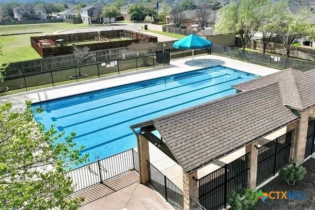 Building Photo - 916 Gentry Dr