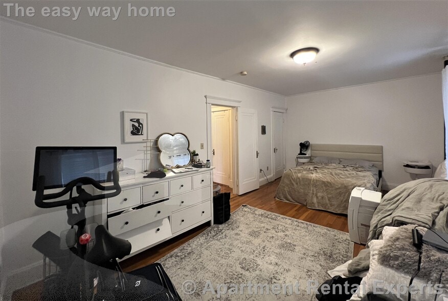 Building Photo - 852 Massachusetts Ave