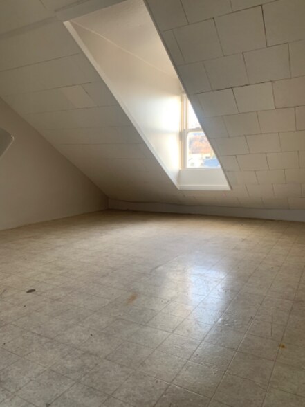 Building Photo - 1045 Fehrs Ct