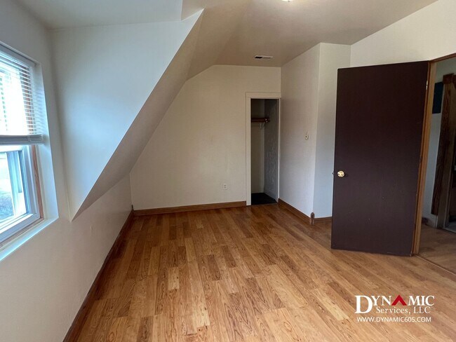 Building Photo - 641 S Dakota Ave