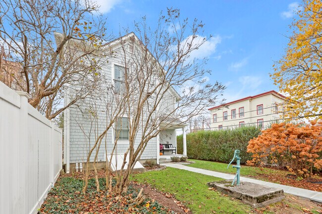 Building Photo - 190 High Ridge Ave