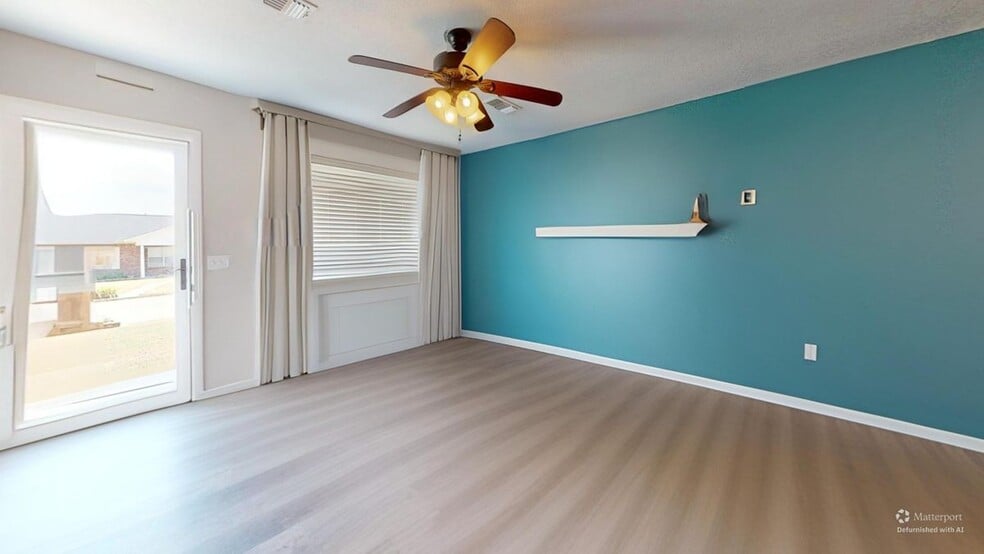 Building Photo - 1202 E Keller St